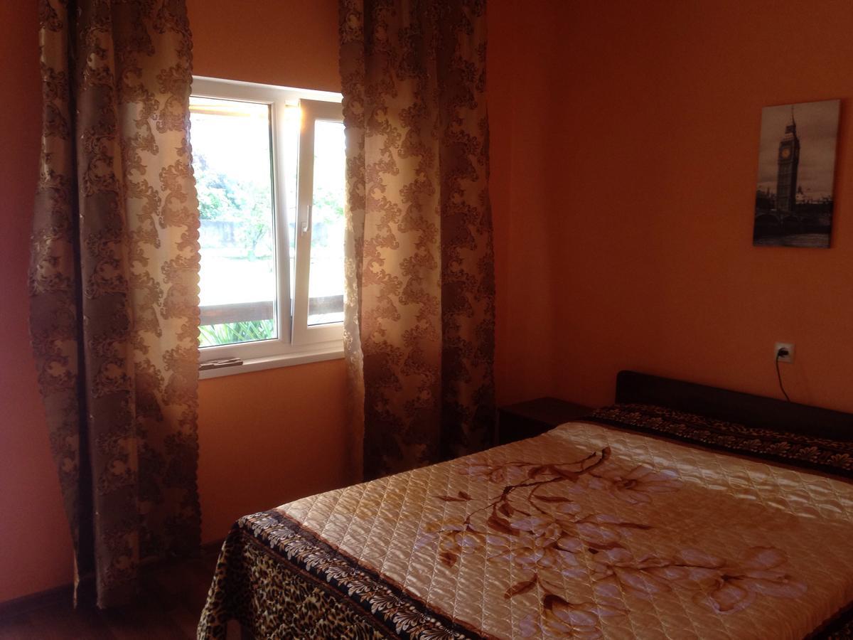 Изабелла Hotel Pizunda Luaran gambar
